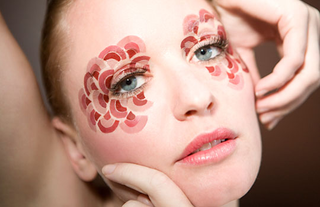 Illustration for article titled Skin Etching Artist Explores Our Relationship With Our Bodies
